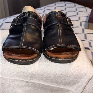 Clark’s Women Black Leather Slide Sandals